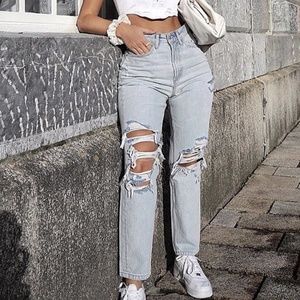 Distressed Boyfriend Jeans